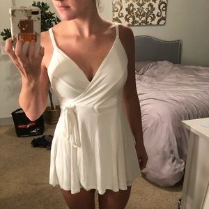 Urban Outfitters White Romper M